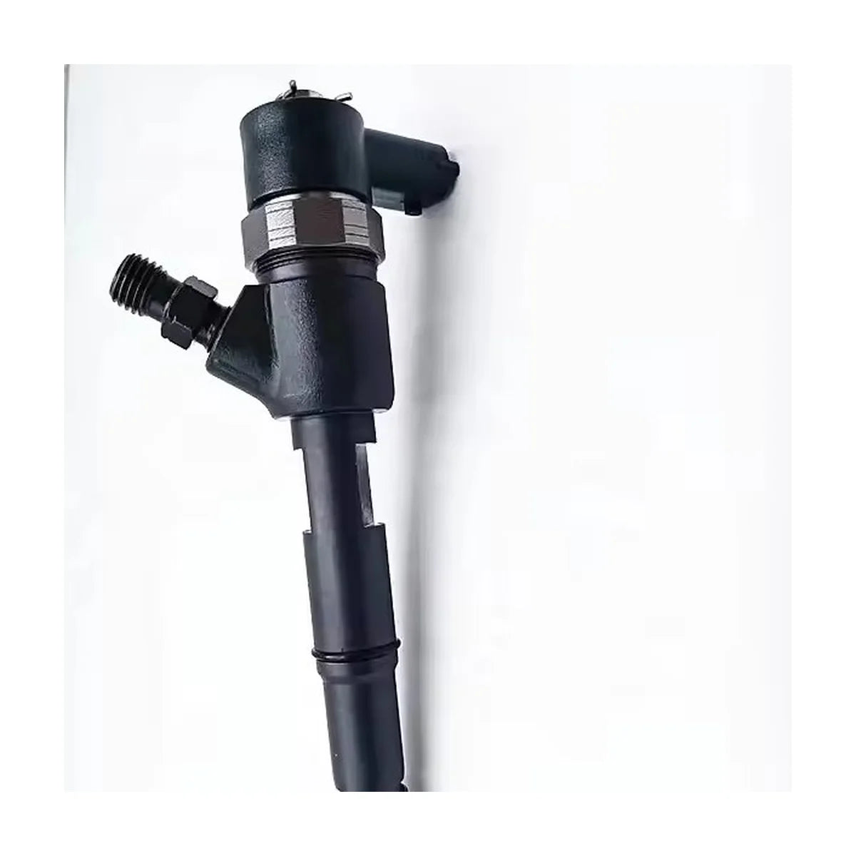 0445110002 diesel fuel injector detail image